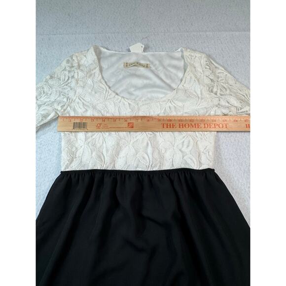 NWT Pixi + Ivy White and Black Dress with Lace Detailed Top Medium 3/4 Sleeve - Picture 3 of 16